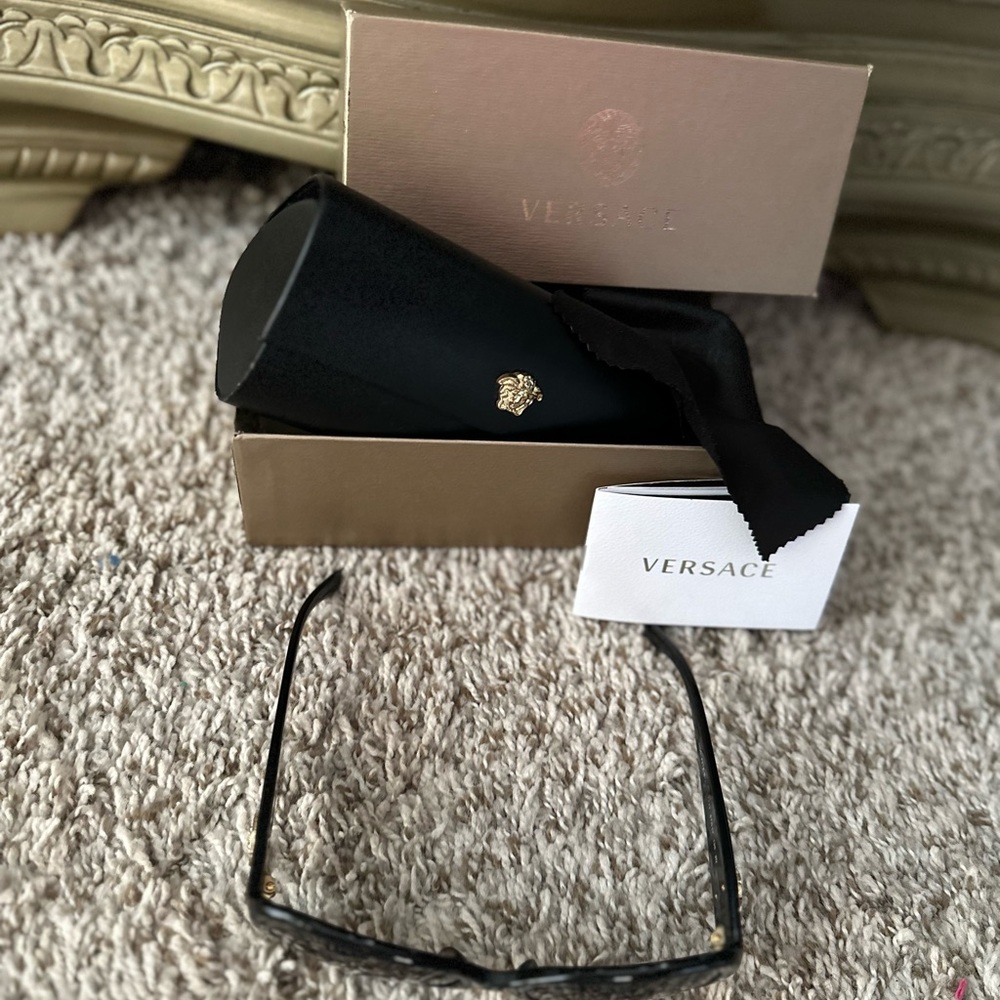 🏝️🏝️🏝️VERSACE SUNGLASSES🏝️🏝️🏝️ - Picture 11 of 13